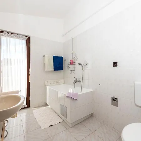 Apartment Sunshine Tribunj (Sibenik-Knin)